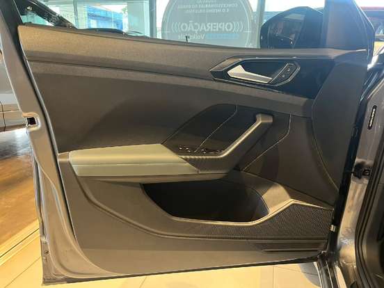 VOLKSWAGEN-T-CROSS-2025