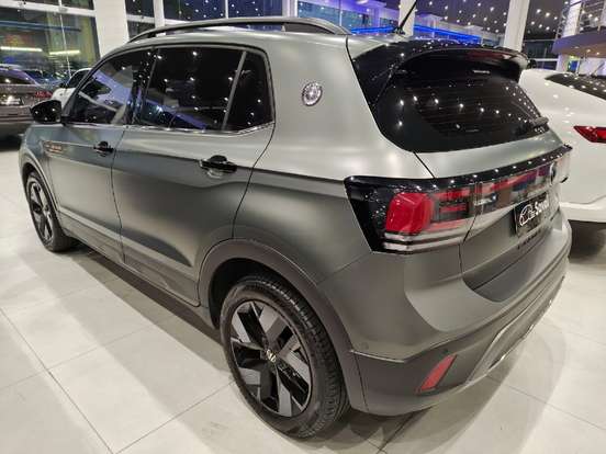 VOLKSWAGEN-T-CROSS-2025