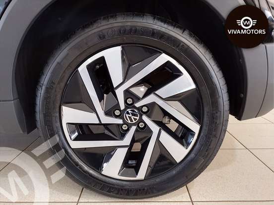 VOLKSWAGEN-T-CROSS-2025