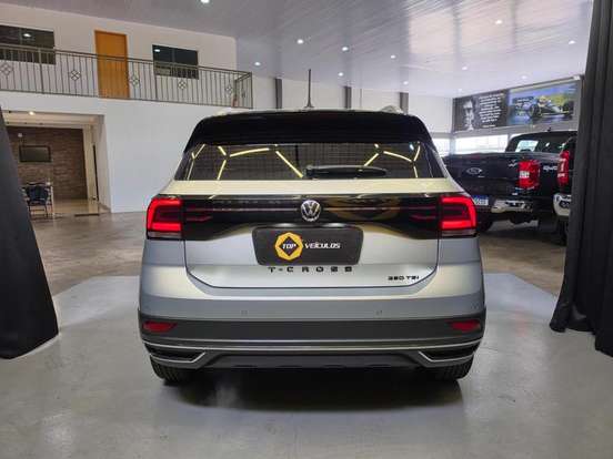 VOLKSWAGEN-T-CROSS-2021