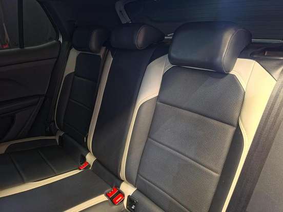 VOLKSWAGEN-T-CROSS-2021
