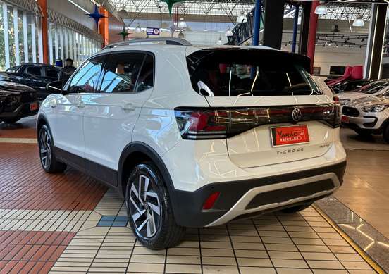 VOLKSWAGEN-T-CROSS-2024