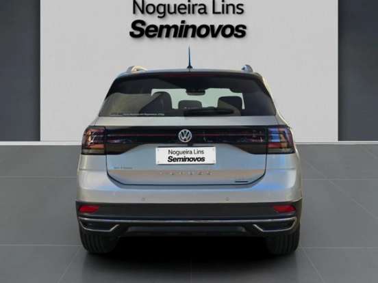 VOLKSWAGEN-T-CROSS-2019