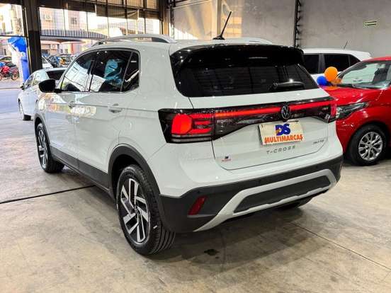 VOLKSWAGEN-T-CROSS-2024