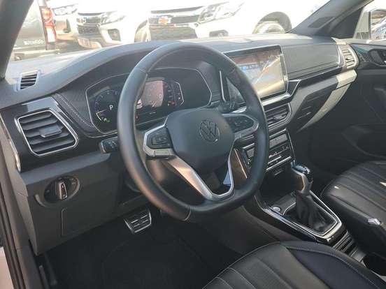 VOLKSWAGEN-T-CROSS-2024