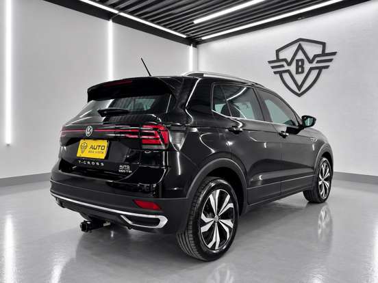 VOLKSWAGEN-T-CROSS-2020
