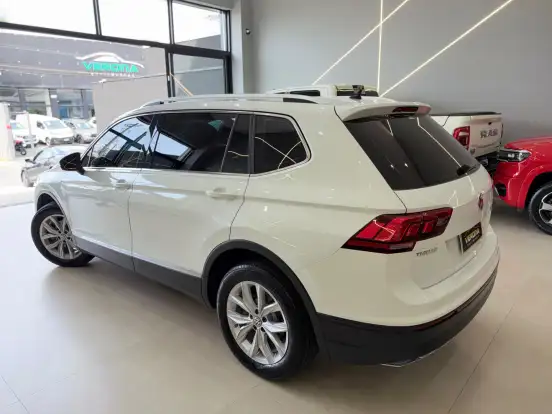 VOLKSWAGEN-TIGUAN-2019