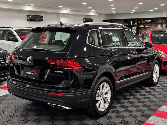 VOLKSWAGEN-TIGUAN-2019