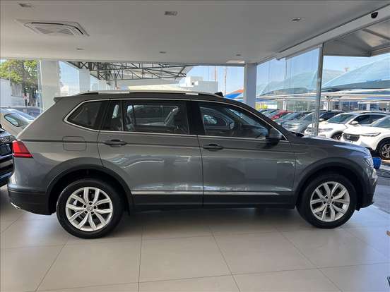 VOLKSWAGEN-TIGUAN-2019