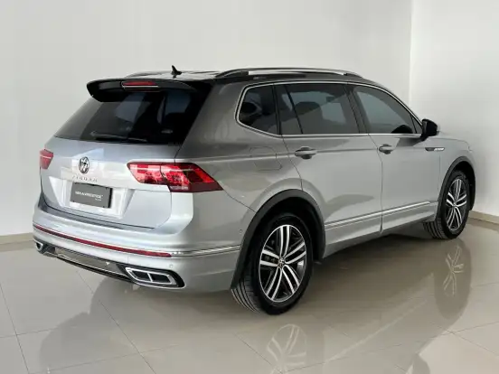VOLKSWAGEN-TIGUAN-2023