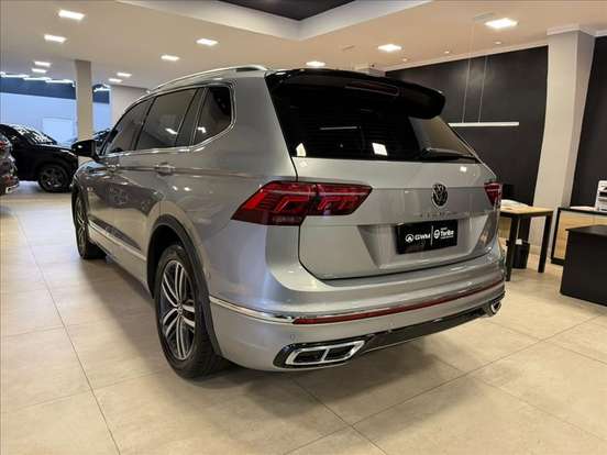VOLKSWAGEN-TIGUAN-2.0 300 TSI GASOLINA ALLSPACE R-LINE AUTOMÁTICO VOLKSWAGEN-TIGUAN-2024
