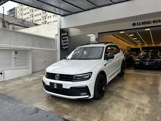 VOLKSWAGEN-TIGUAN-2021