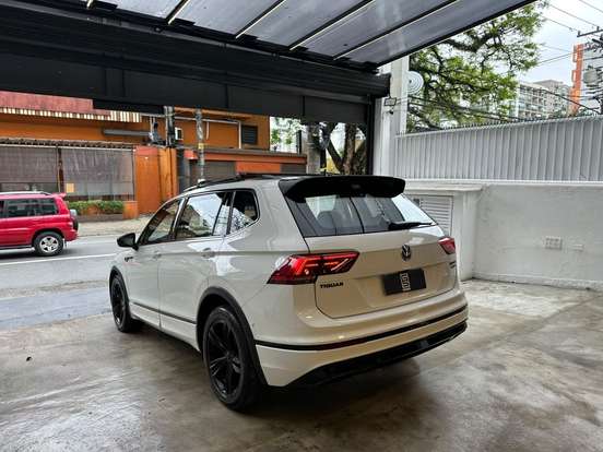 VOLKSWAGEN-TIGUAN-2021