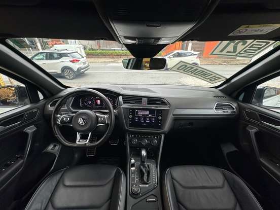 VOLKSWAGEN-TIGUAN-2021