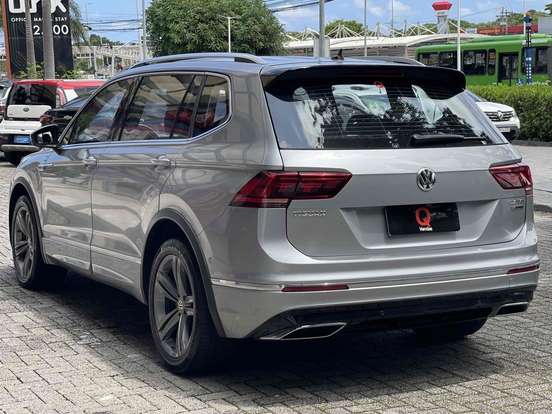 VOLKSWAGEN-TIGUAN-2021