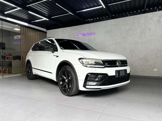 VOLKSWAGEN-TIGUAN-2021