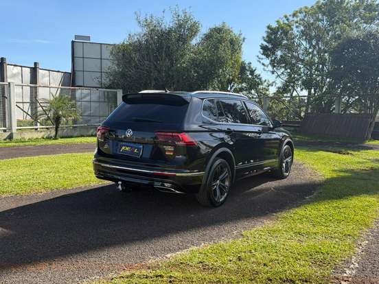 VOLKSWAGEN-TIGUAN-2019