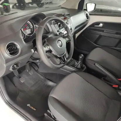 VOLKSWAGEN-UP-2018