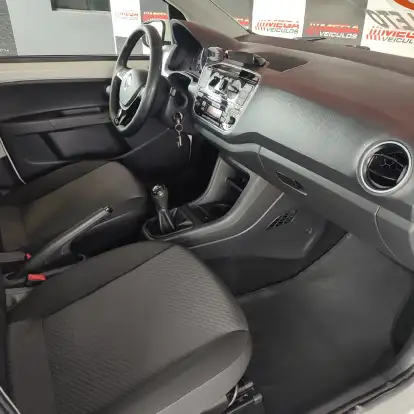 VOLKSWAGEN-UP-2018