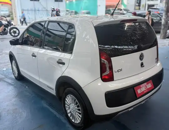 VOLKSWAGEN-UP-2016