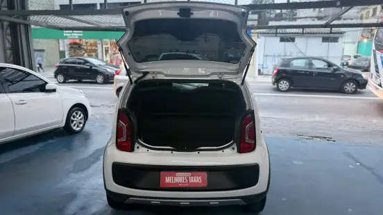 VOLKSWAGEN-UP-2016