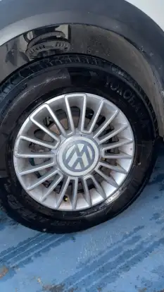 VOLKSWAGEN-UP-2016