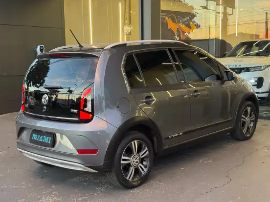 VOLKSWAGEN-UP-2018