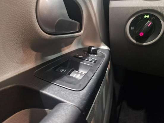 VOLKSWAGEN-UP-1.0 MPI MOVE UP 12V FLEX 4P AUTOMATIZADO VOLKSWAGEN-UP-2018
