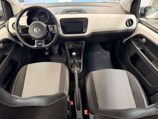 VOLKSWAGEN-UP-2014