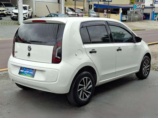 VOLKSWAGEN-UP-2015