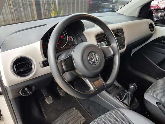 VOLKSWAGEN-UP-2016