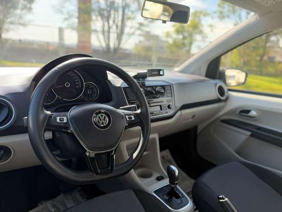 VOLKSWAGEN-UP-2018