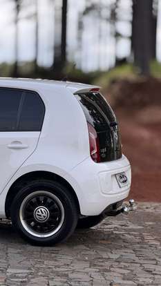 VOLKSWAGEN-UP-2015