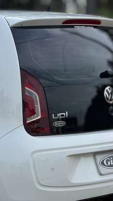 VOLKSWAGEN-UP-2015