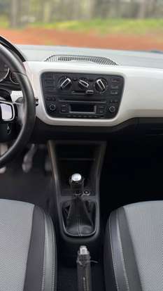 VOLKSWAGEN-UP-2015