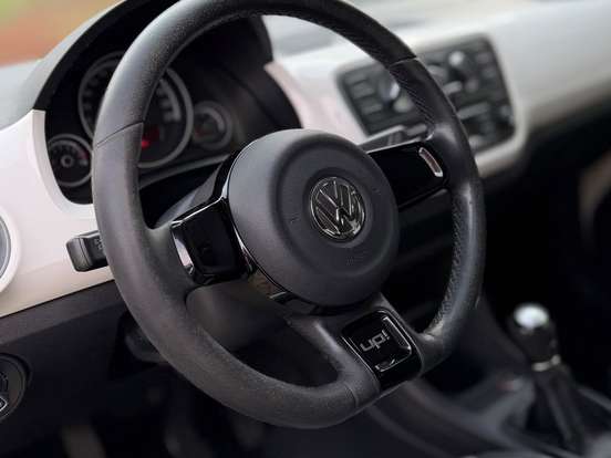 VOLKSWAGEN-UP-1.0 TSI RBW 12V FLEX 4P MANUAL VOLKSWAGEN-UP-2015