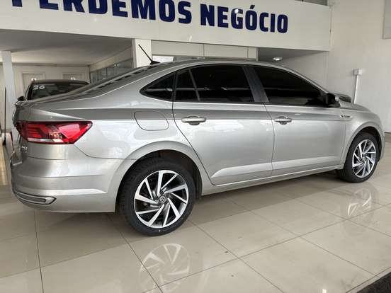 VOLKSWAGEN-VIRTUS-2018