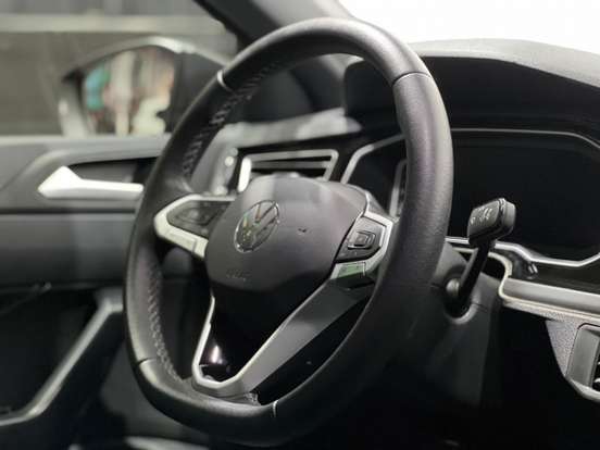 VOLKSWAGEN-VIRTUS-2023