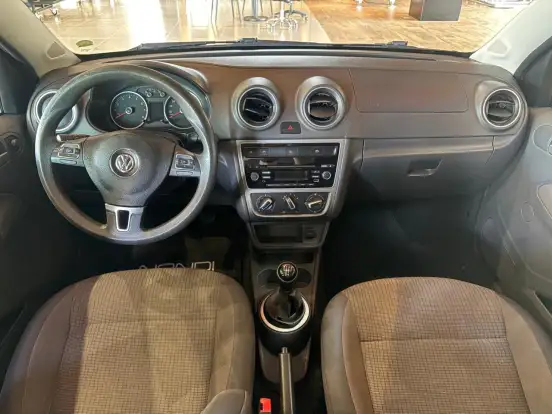 VOLKSWAGEN-VOYAGE-1.0 MI 8V FLEX 4P MANUAL VOLKSWAGEN-VOYAGE-2014