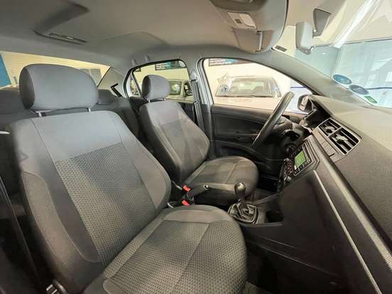 VOLKSWAGEN-VOYAGE-2022