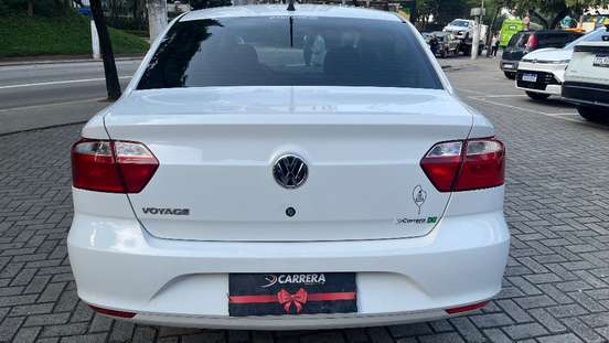 VOLKSWAGEN-VOYAGE-2022