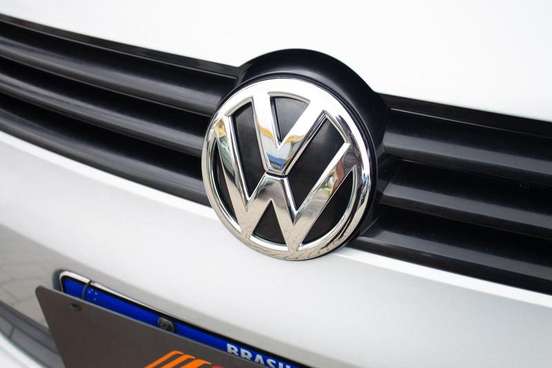 VOLKSWAGEN-VOYAGE-1.0 MI 8V FLEX 4P MANUAL VOLKSWAGEN-VOYAGE-2012