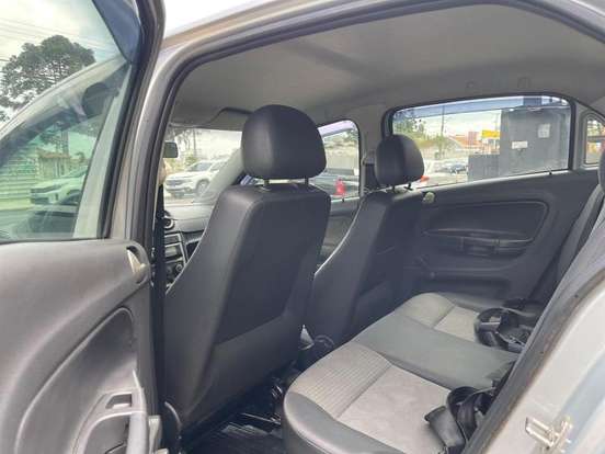 VOLKSWAGEN-VOYAGE-2011