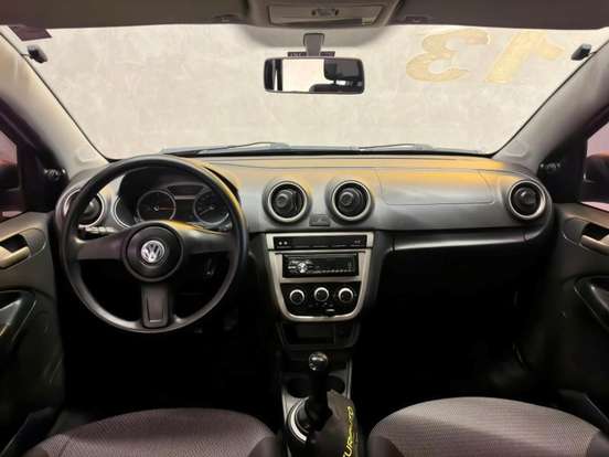 VOLKSWAGEN-VOYAGE-1.0 MI 8V FLEX 4P MANUAL VOLKSWAGEN-VOYAGE-2013
