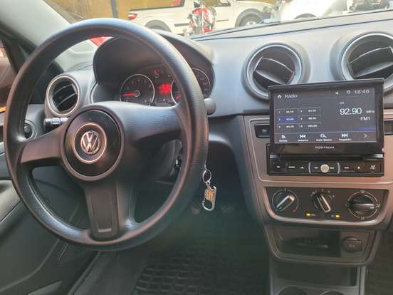 VOLKSWAGEN-VOYAGE-2012