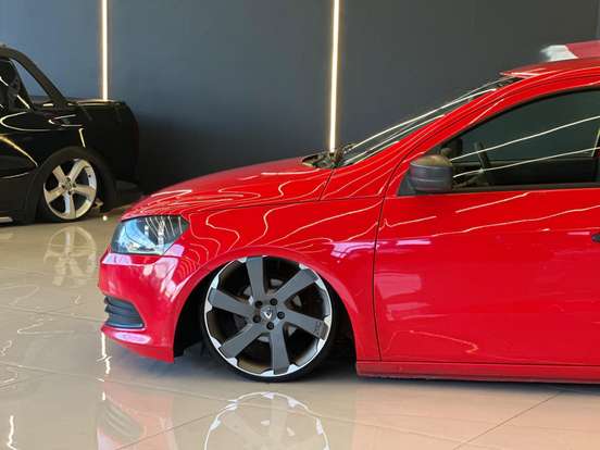 VOLKSWAGEN-VOYAGE-2015