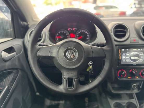 VOLKSWAGEN-VOYAGE-1.0 MI TRENDLINE 8V FLEX 4P MANUAL VOLKSWAGEN-VOYAGE-2015