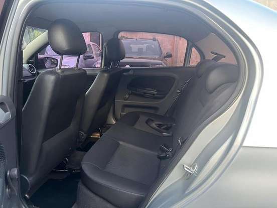 VOLKSWAGEN-VOYAGE-2014