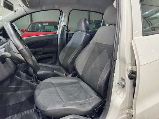 VOLKSWAGEN-VOYAGE-1.6 MSI TOTALFLEX TRENDLINE 4P MANUAL VOLKSWAGEN-VOYAGE-2017