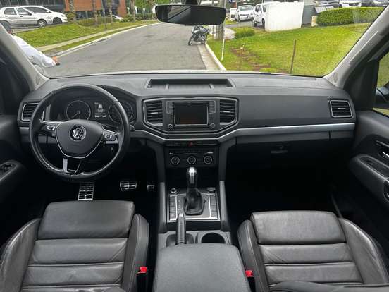 VOLKSWAGEN-AMAROK-2022